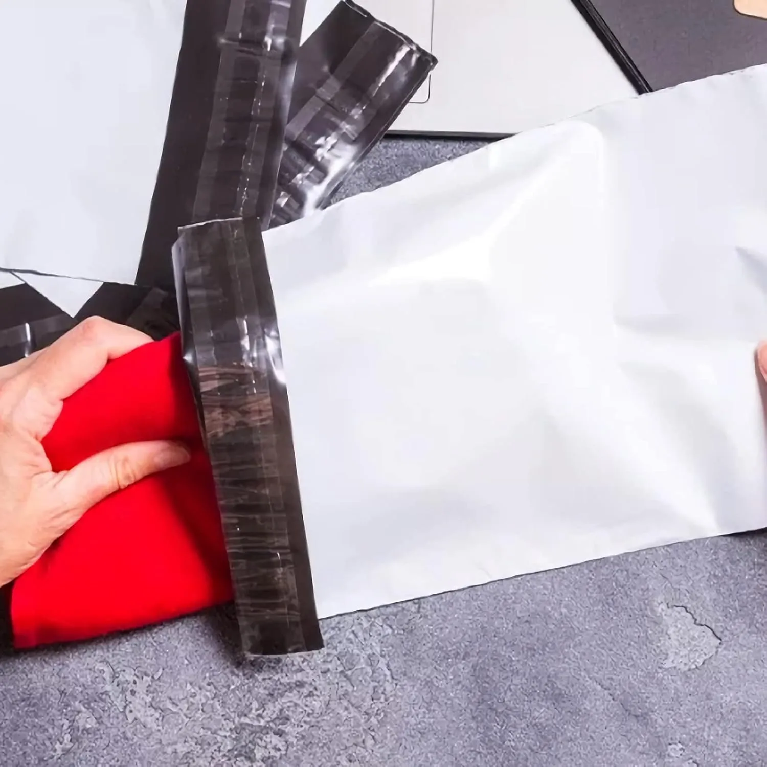 12x15.5-inch Poly Mailers Envelopes Bags, 2.5 Mil White Shipping Bags (500 Bags)