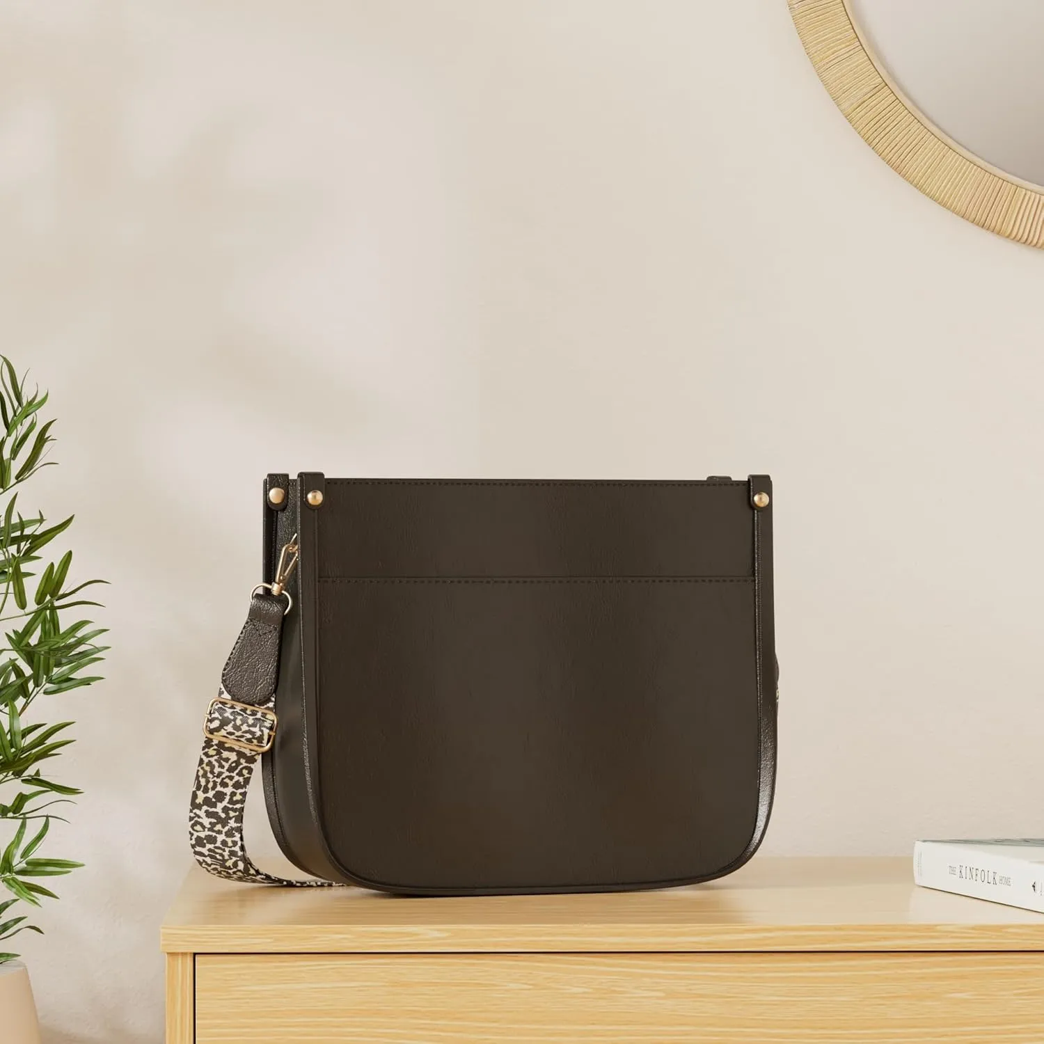 AUYOCO Vegan Leather Crossbody Bags for Women, Crossbody Purse with Guitar Strap Zipped Pockets Handbag Shoulder Bag