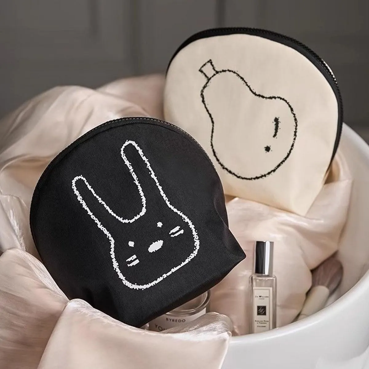 Cute Makeup Bag,Small Makeup Bag For Purse,Cosmetic Travel Bag,Shell-shaped Makeup Bag (2pcs-White pears)