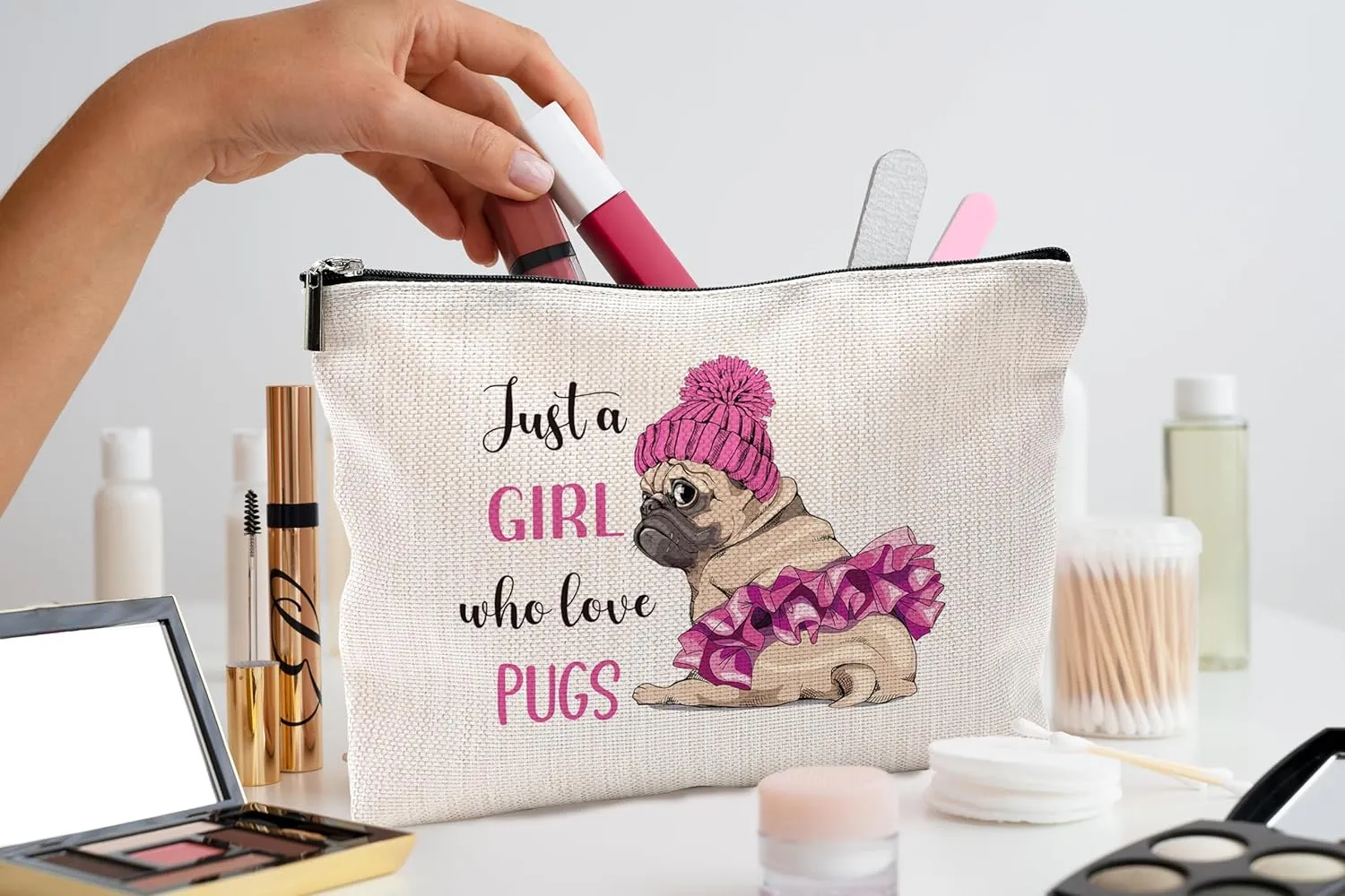 Dog Gifts for Women,Dog Makeup Bag,Pug Cosmetic Bags With Zipper,Dog Mom Makeup Bag,Birthday Gifts for Dog Lovers,Just A Girl Who Loves Dogs Makeup Bag