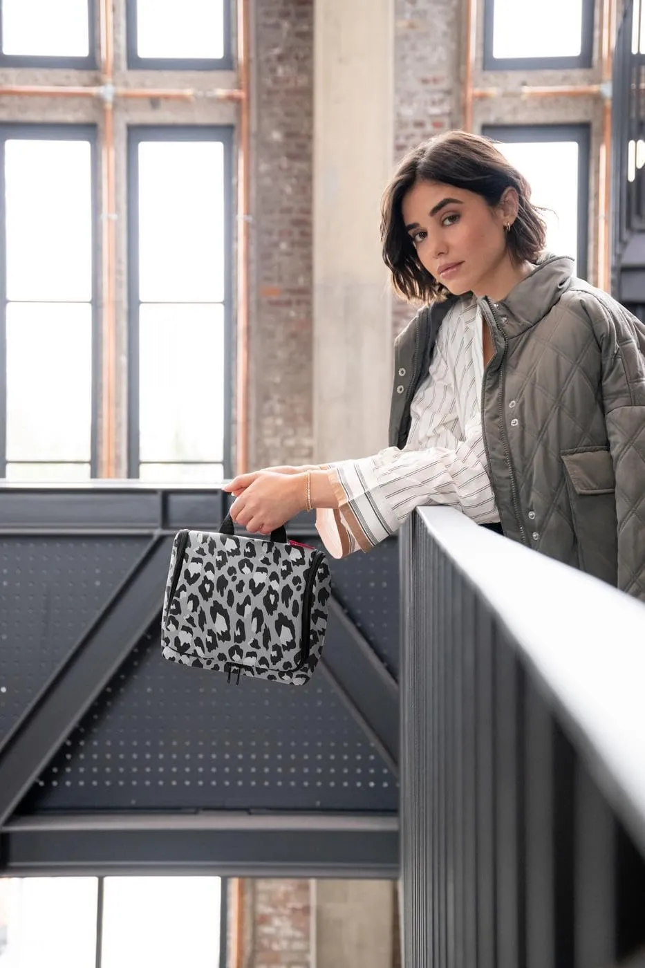 reisenthel Toilet Bag XL Leo Nero, 28 cm