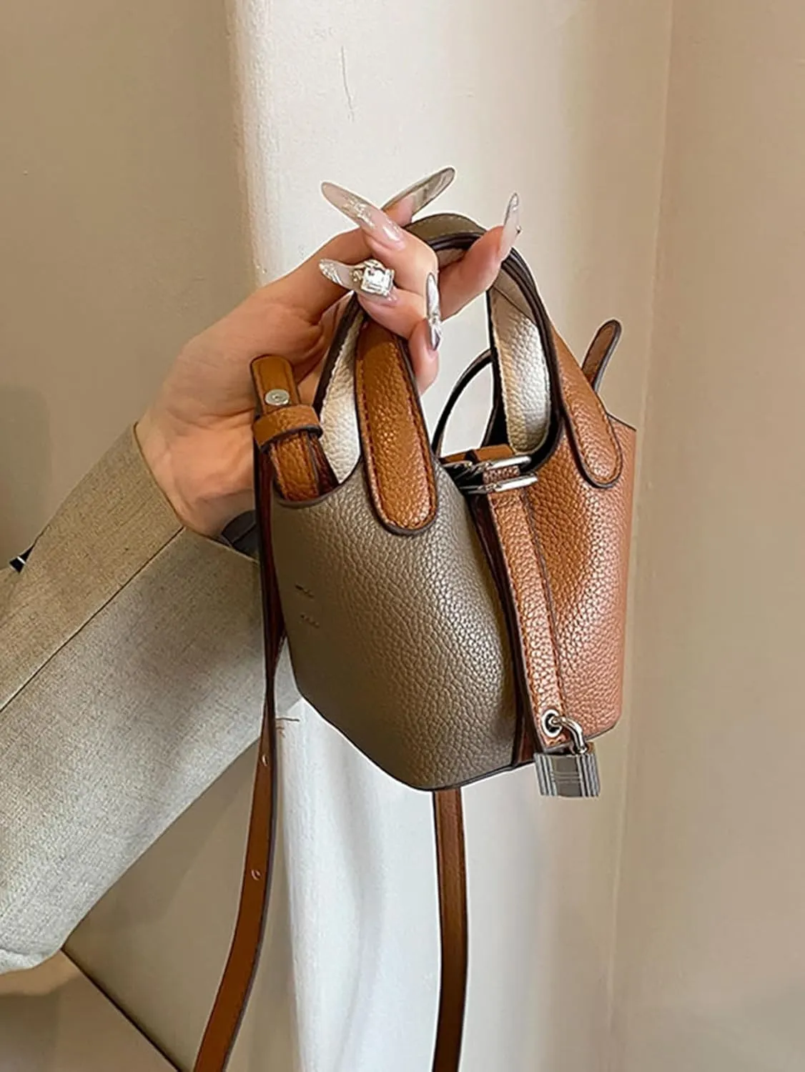 Women's Mini Bucket Bag Crossbody Color Block Handbag Clutch Y2K PU Leather Cute Small Bags